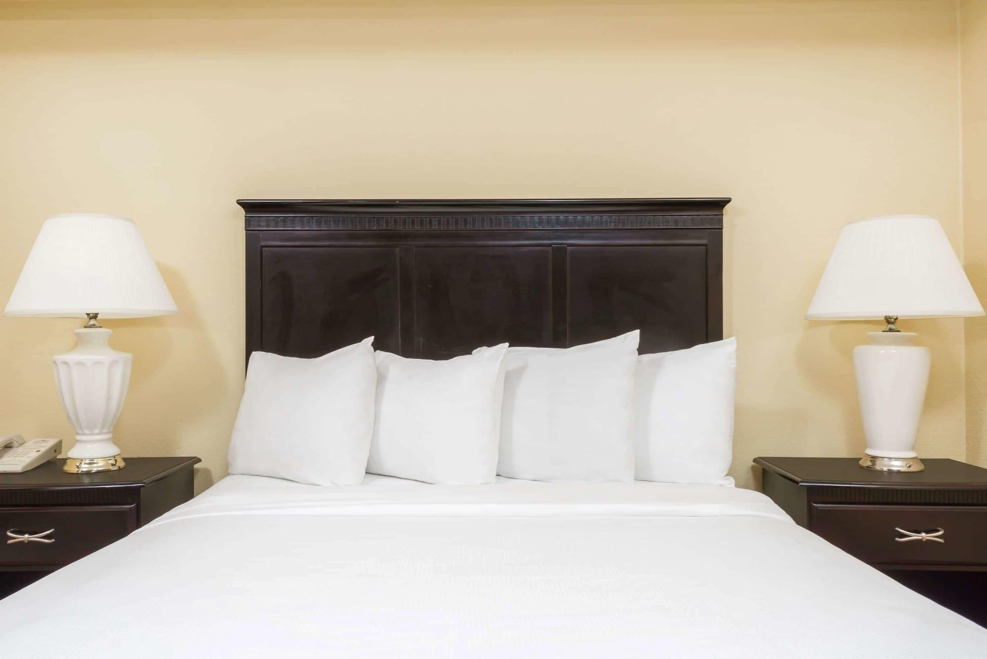 Hawthorn Extended Stay By Wyndham Columbus Exterior photo